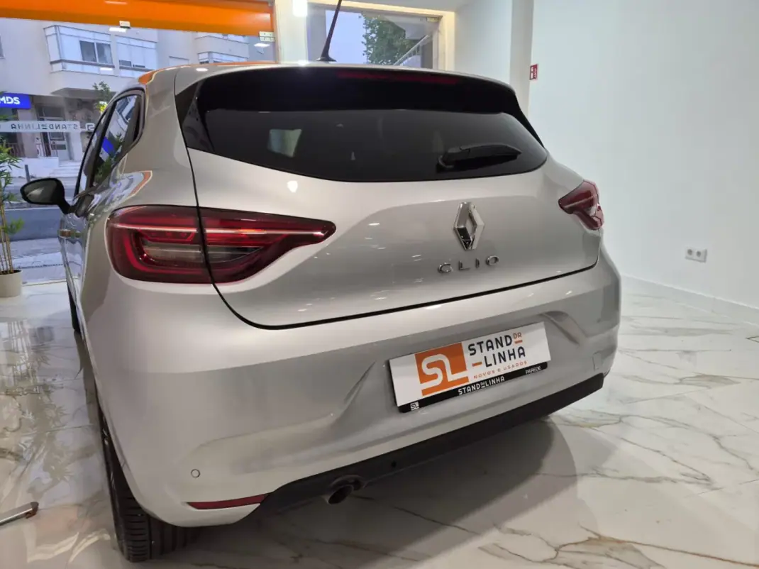 Renault Clio 2023 - 17500 EUR, 53777 km - AUTO.MOTO.pt - 53777km - foto 4 de 26