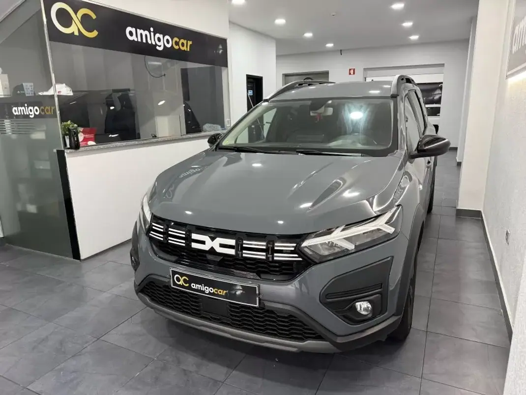 Dacia Jogger 2023 - 15950 EUR, 108079 km - AUTO.MOTO.pt - 108079km - foto 2 de 41