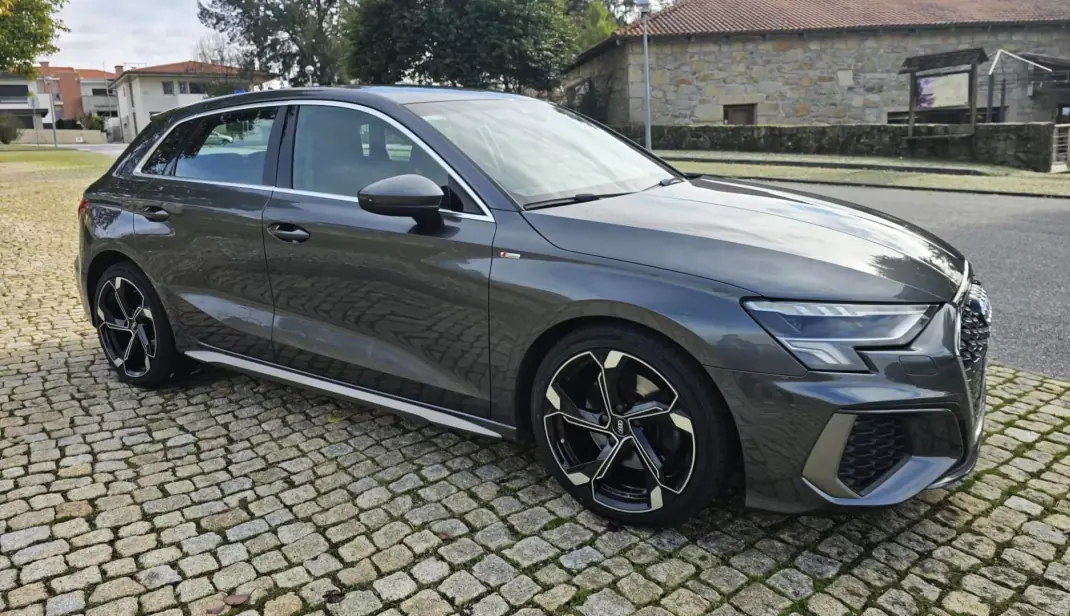 Audi A3 Sportback 2021 - 21500 EUR, 249000 km - AUTO.MOTO.pt - 249000km - foto 3 de 17