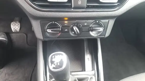 Skoda Kamiq 2022 - 17650 EUR, 59821 km - AUTO.MOTO.pt - 59821km - foto 15 de 38