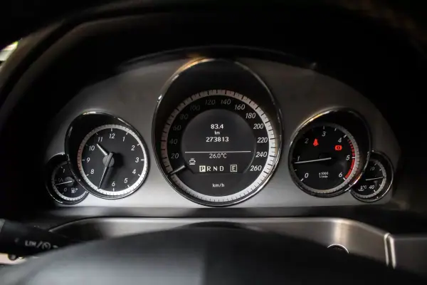 Mercedes-Benz E 250 2010 - 12990 EUR, 273813 km - 273813km - foto 13 de 36