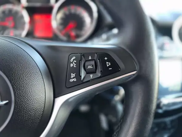 Opel Adam 2019 - 10900 EUR, 38000 km - AUTO.MOTO.pt - 38000km - foto 17 de 36