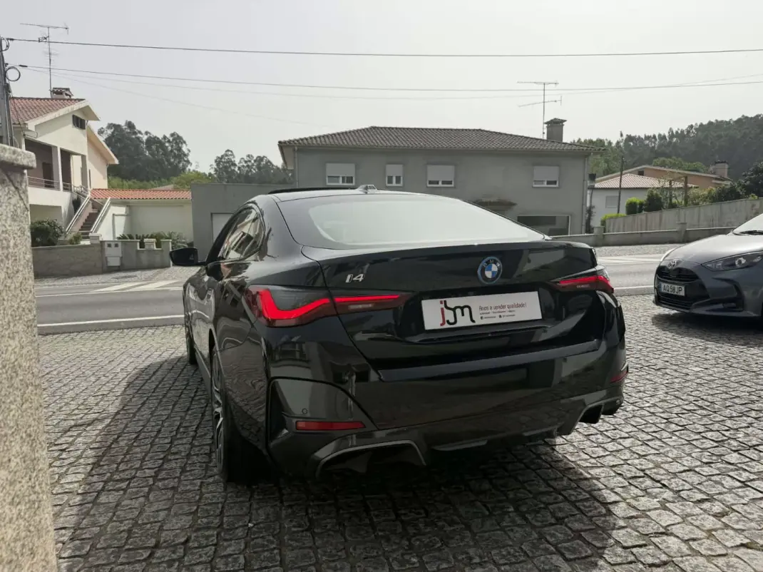 BMW i4 2022 - 36000 EUR, 129874 km - AUTO.MOTO.pt - 129874km - foto 4 de 9