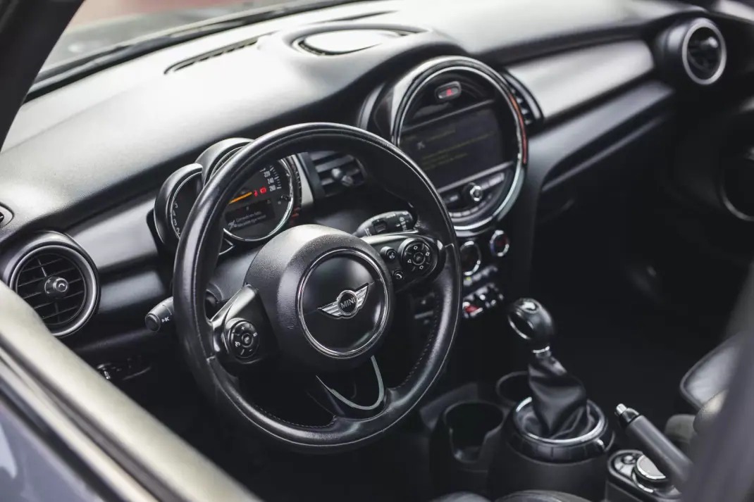 MINI 3 Portas 2014 - 17900 EUR, 187871 km - AUTO.MOTO.pt - 187871km - foto 9 de 26