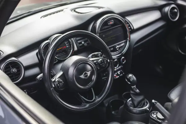 MINI 3 Portas 2014 - 17900 EUR, 187871 km - AUTO.MOTO.pt - 187871km - foto 9 de 26