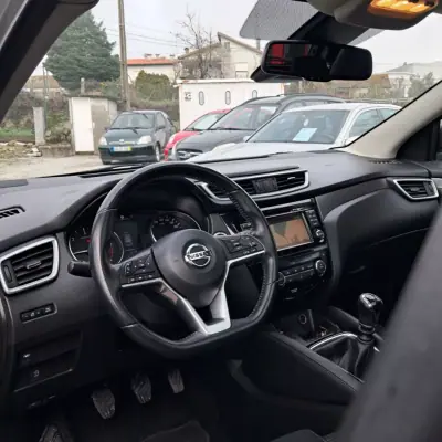 Nissan Qashqai 2018 - 17650 EUR, 57000 km - AUTO.MOTO.pt - 57000km - foto 7 de 15