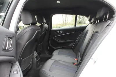 BMW 116 2020 - 22990 EUR, 121000 km - AUTO.MOTO.pt - 121000km - foto 19 de 33