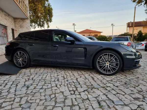 Porsche Panamera Sport Turismo 2018 - 84990 EUR, 147000 km - AUTO.MOTO.pt - 147000km - foto 5 de 50