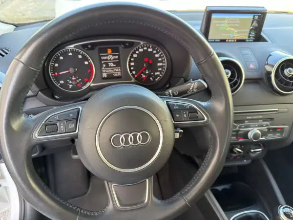 Audi A1 Sportback 2017 - 11900 EUR, 101200 km - AUTO.MOTO.pt - 101200km - foto 13 de 20