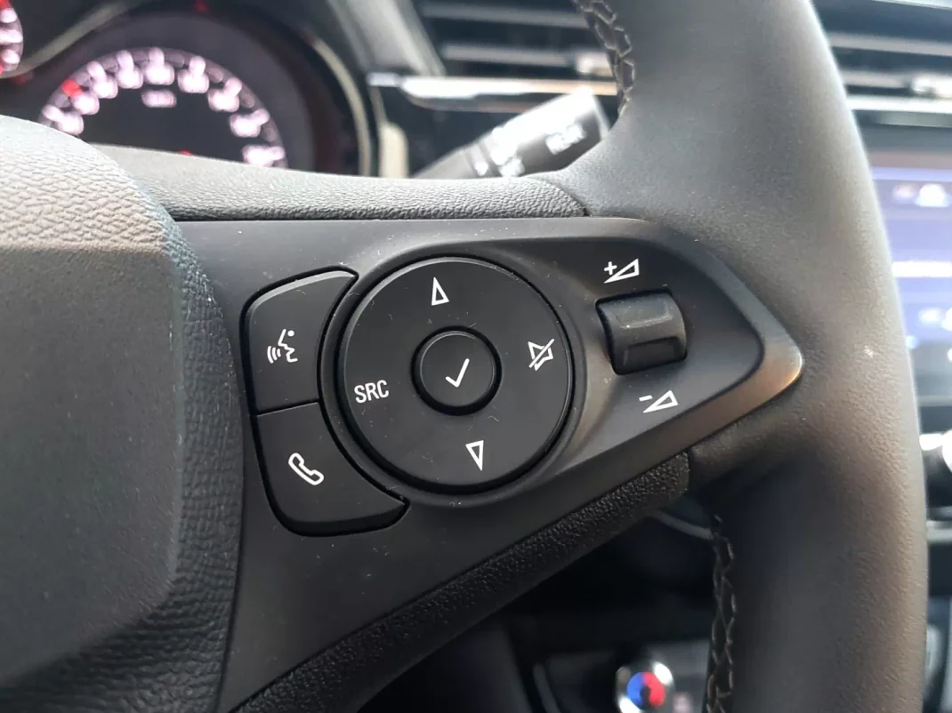 Opel Corsa 2023 - 19500 EUR, 20521 km - AUTO.MOTO.pt - 20521km - foto 16 de 24