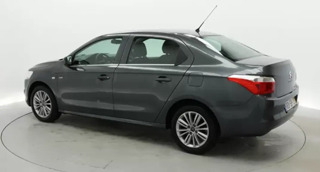 Citroën C-Elysée 2016 - 9490 EUR, 97000 km - AUTO.MOTO.pt - 97000km - foto 8 de 17