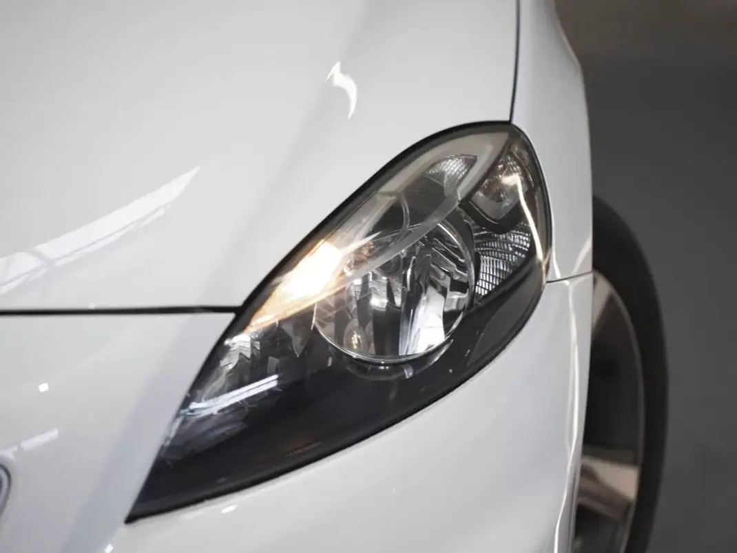 Volvo V40 2015 - 12990 EUR, 117267 km - AUTO.MOTO.pt - 117267km - foto 8 de 17