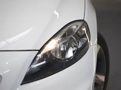 Volvo V40 2015 - 12990 EUR, 117267 km - AUTO.MOTO.pt - 117267km - foto 8 de 17