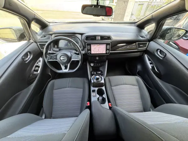 Nissan Leaf 2022 - 26950 EUR, 33000 km - AUTO.MOTO.pt - 33000km - foto 3 de 33