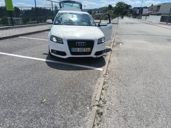 Audi A3 Sportback 2012 - 12500 EUR, 205100 km - AUTO.MOTO.pt - 205100km - foto 11 de 19