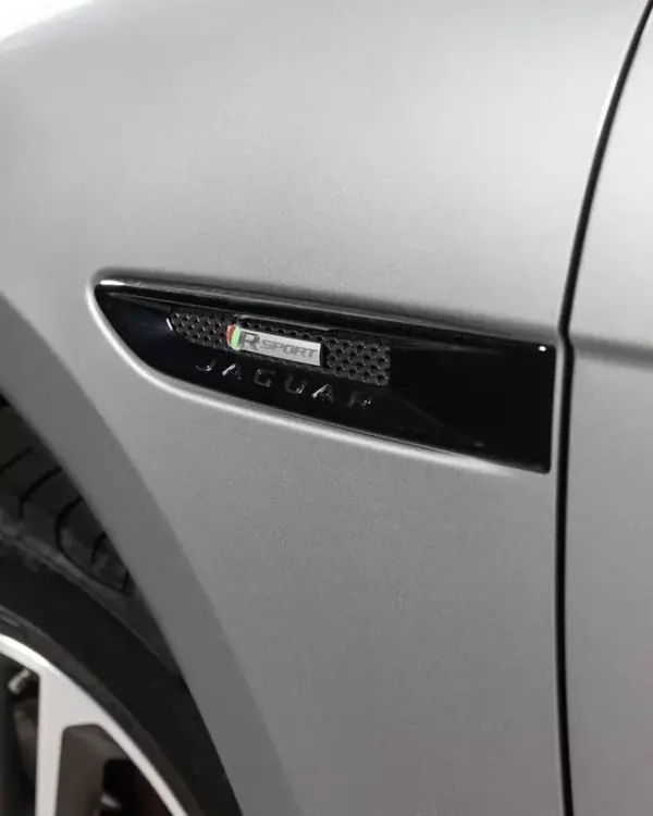 Jaguar F-Pace 2020 - 36950 EUR, 80000 km - AUTO.MOTO.pt - 80000km - foto 7 de 37