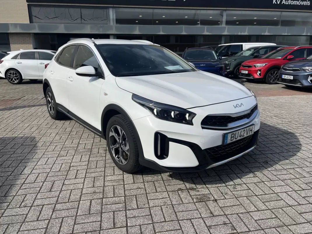Kia XCeed 2025 - 22500 EUR, 3500 km - AUTO.MOTO.pt - 3500km - foto 1 de 21