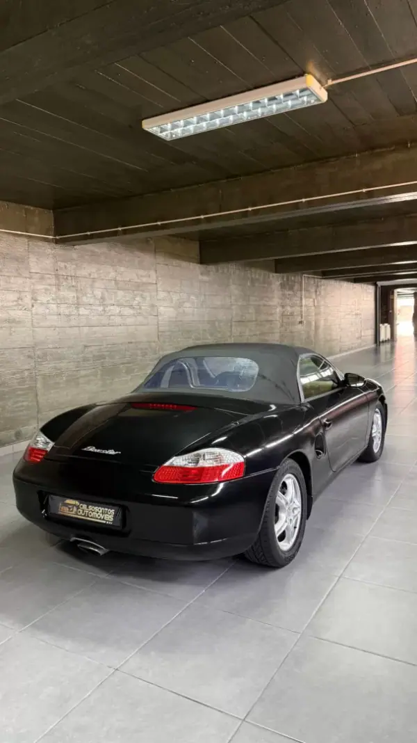 Porsche Boxster 2002 - 29000 EUR, 110000 km - AUTO.MOTO.pt - 110000km - foto 5 de 13