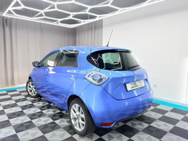 Renault Zoe 2019 - 10500 EUR, 130000 km - AUTO.MOTO.pt - 130000km - foto 4 de 18