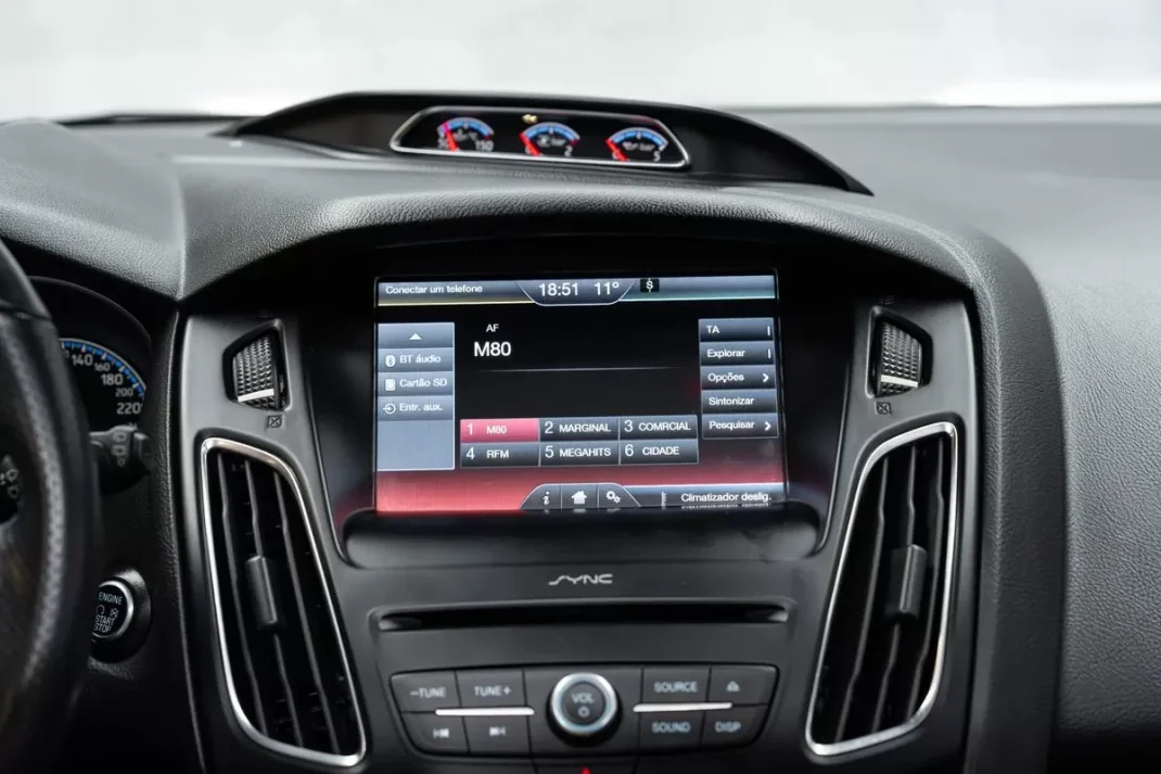 Ford Focus 2016 - 42950 EUR, 61000 km - AUTO.MOTO.pt - 61000km - foto 39 de 49