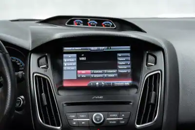 Ford Focus 2016 - 42950 EUR, 61000 km - AUTO.MOTO.pt - 61000km - foto 39 de 49