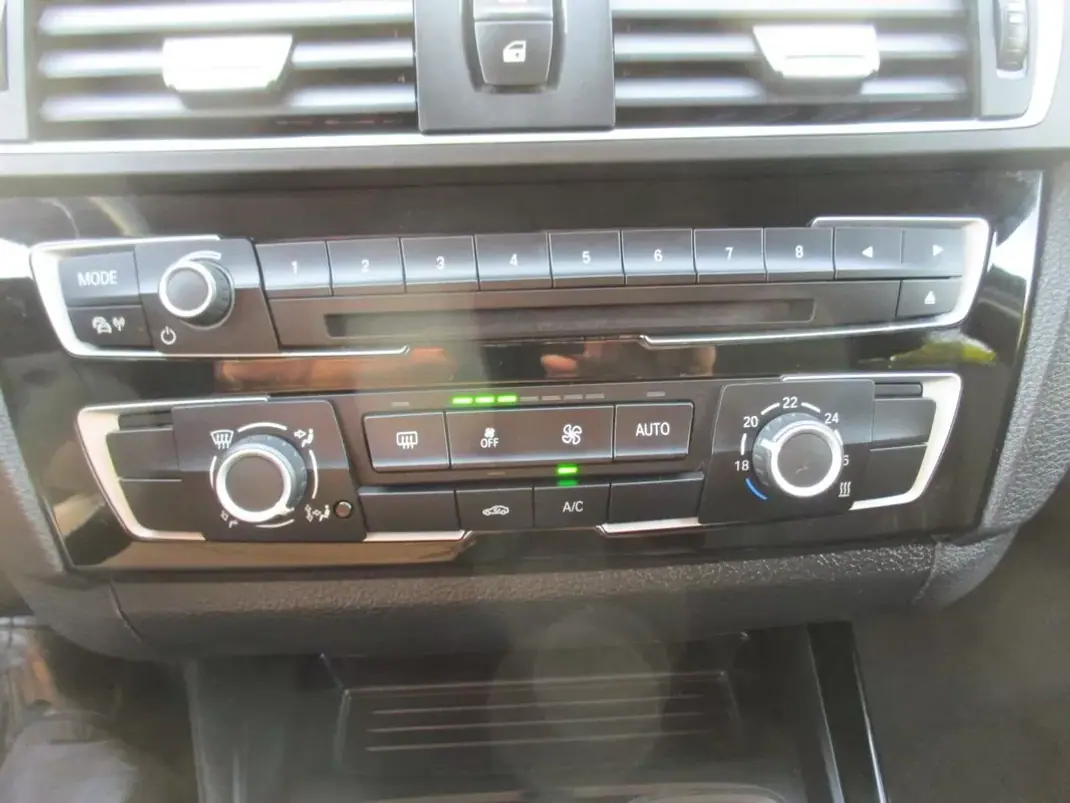 BMW 116 2017 - 14990 EUR, 140000 km - 140000km - foto 13 de 24