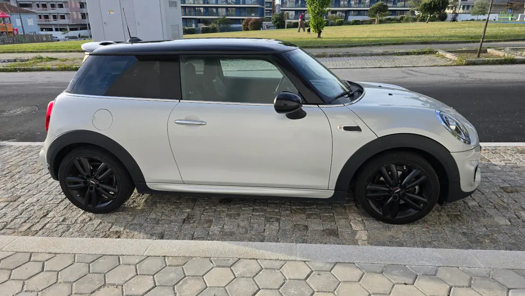 MINI Cooper 2019 - 15999 EUR, 105000 km - AUTO.MOTO.pt - 105000km - foto 3 de 15