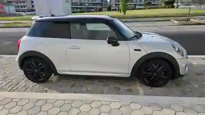 MINI Cooper 2019 - 15999 EUR, 105000 km - AUTO.MOTO.pt - 105000km - foto 3 de 15