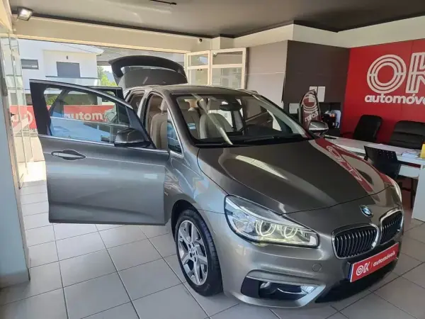 BMW 216 Active Tourer 2018 - 19990 EUR, 43600 km - AUTO.MOTO.pt - 43600km - foto 17 de 41