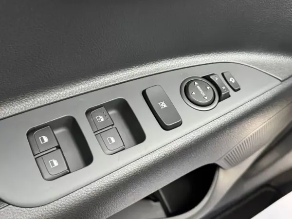 Kia Stonic 2025 - 21250 EUR, 54 km - AUTO.MOTO.pt - 54km - foto 14 de 21