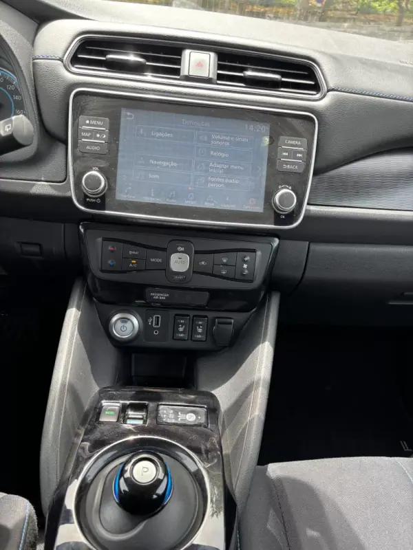 Nissan Leaf 2020 - 14500 EUR, 70000 km - AUTO.MOTO.pt - 70000km - foto 11 de 14