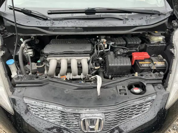 Honda Jazz 2008 - 4765 EUR, 235500 km - AUTO.MOTO.pt - 235500km - foto 13 de 15