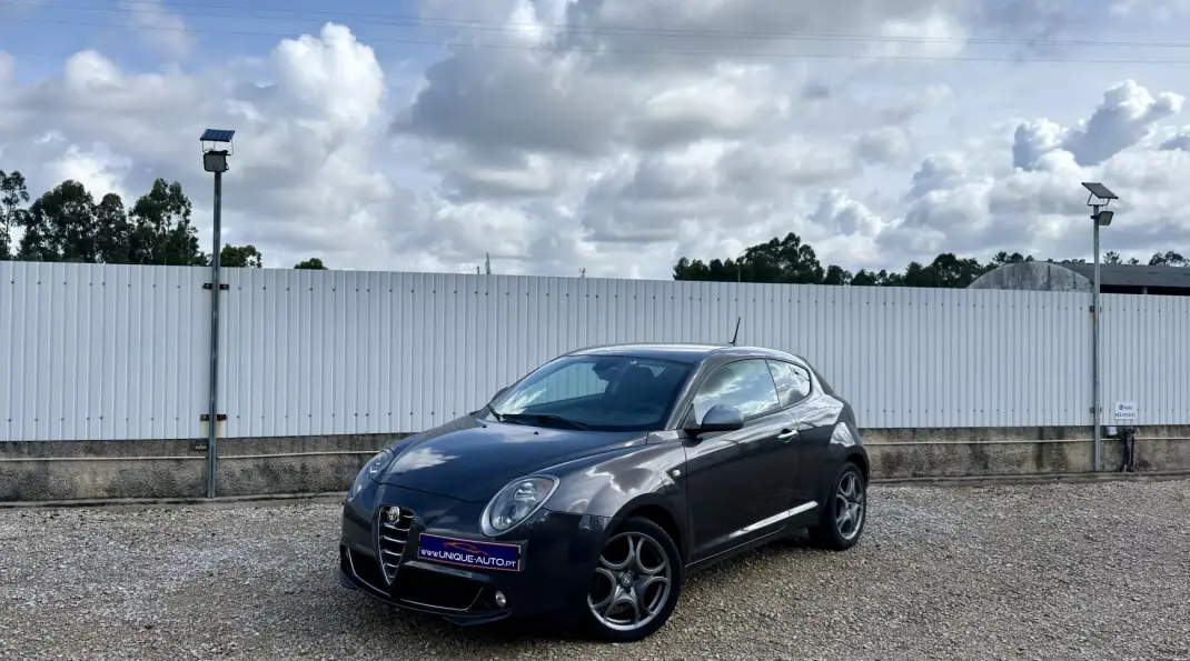 Alfa Romeo MiTo 2015 - 11600 EUR, 146000 km - AUTO.MOTO.pt - 146000km - foto 40 de 40