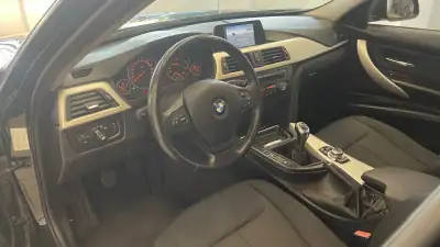 BMW 318 2013 - 13990 EUR, 216833 km - AUTO.MOTO.pt - 216833km - foto 12 de 33
