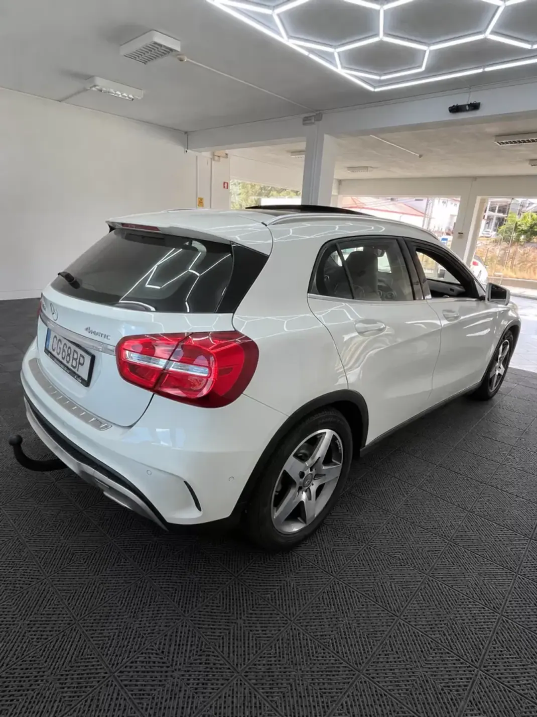 Mercedes-Benz GLA 220 2016 - 21990 EUR, 144000 km - 144000km - foto 4 de 6