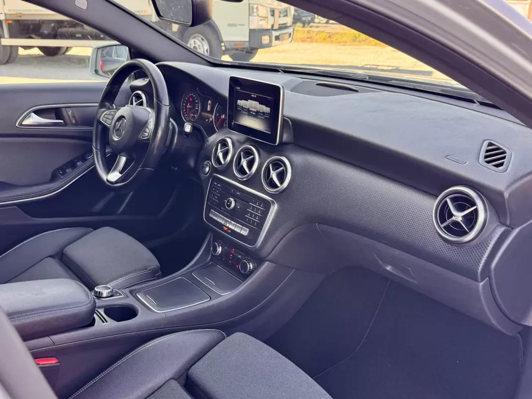 Mercedes-Benz A 180 2018 - 17500 EUR, 155000 km - 155000km - foto 9 de 19
