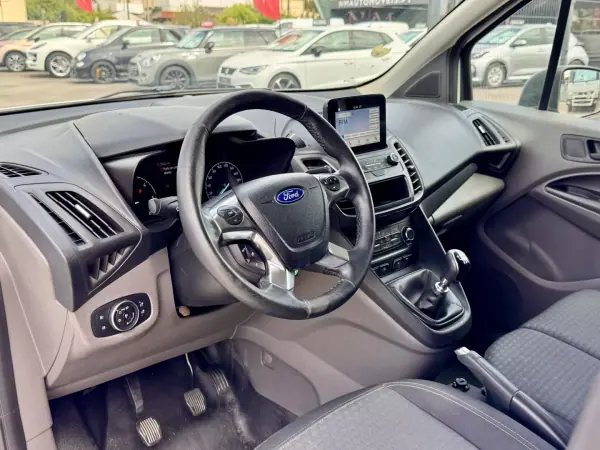 Ford Transit Connect 2019 - 12500 EUR, 110000 km - AUTO.MOTO.pt - 110000km - foto 7 de 24