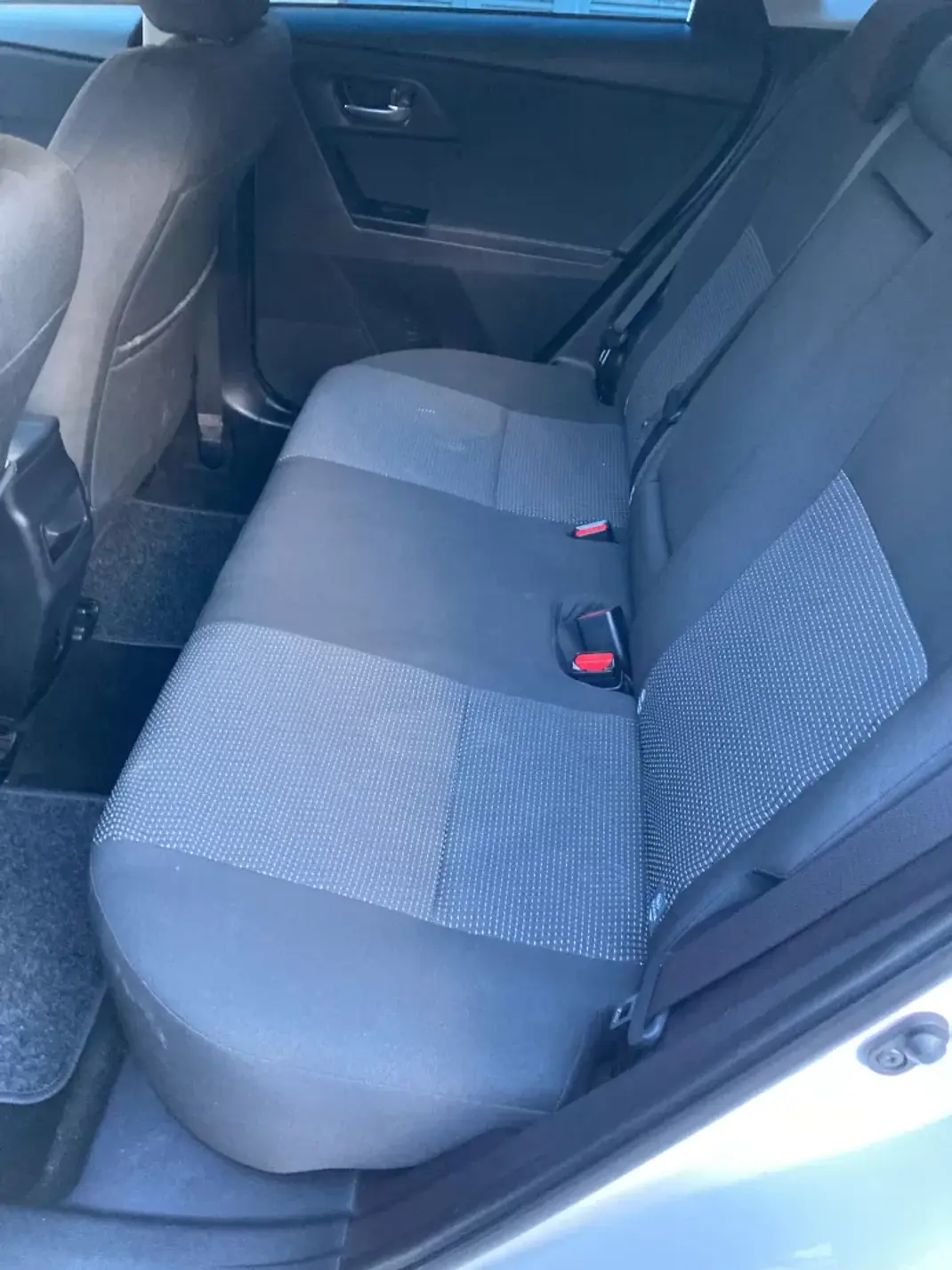 Toyota Auris 2013 - 13250 EUR, 145685 km - AUTO.MOTO.pt - 145685km - foto 13 de 15