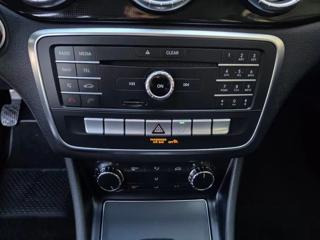 Mercedes-Benz CLA 180 2016 - 16990 EUR, 169000 km - AUTO.MOTO.pt - 169000km - foto 21 de 33