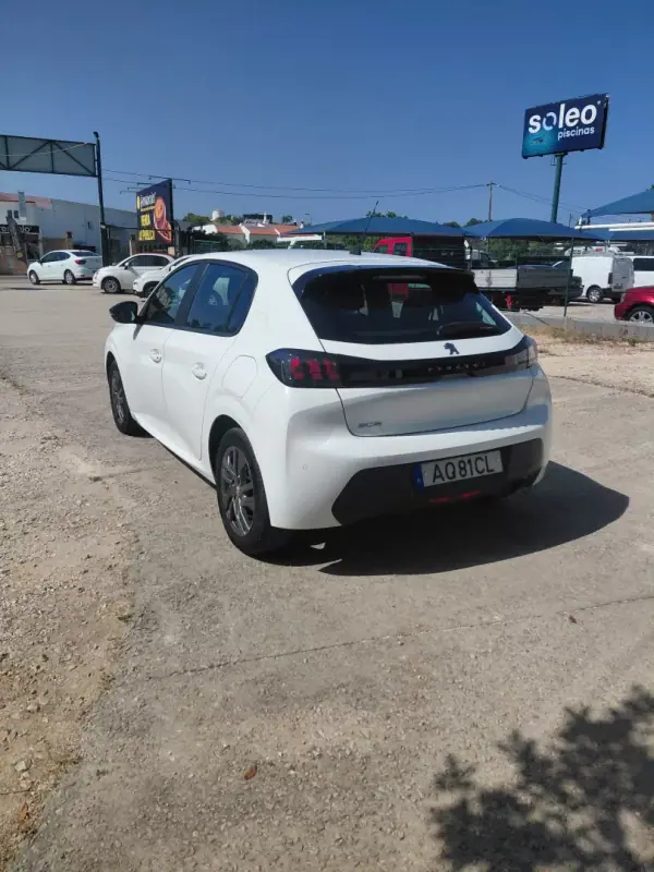 Peugeot 208 2022 - 13900 EUR, 69000 km - AUTO.MOTO.pt - 69000km - foto 10 de 11