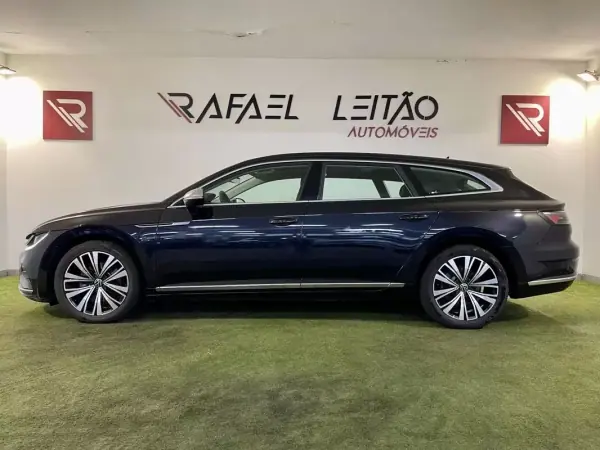 Volkswagen Arteon Shooting Brake 2021 - 27950 EUR, 91000 km - AUTO.MOTO.pt - 91000km - foto 11 de 41