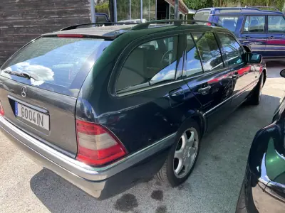Mercedes-Benz C 180 1996 - 3500 EUR, 240000 km - AUTO.MOTO.pt - 240000km - foto 6 de 7