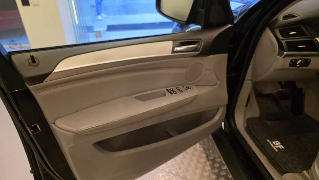 BMW X5 2008 - 14900 EUR, 273516 km - AUTO.MOTO.pt - 273516km - foto 31 de 51