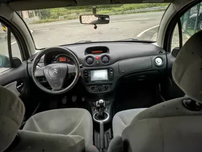 Citroën C3 2004 - 3250 EUR, 145000 km - AUTO.MOTO.pt - 145000km - foto 8 de 16