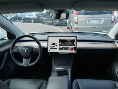 Tesla Model 3 2022 - 29450 EUR, 73183 km - AUTO.MOTO.pt - 73183km - foto 5 de 9