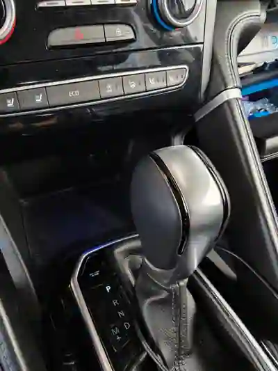 Renault Koleos 2017 - 22500 EUR, 156000 km - AUTO.MOTO.pt - 156000km - foto 11 de 15