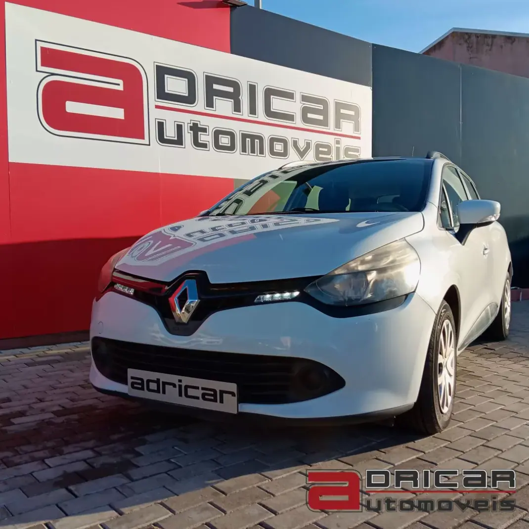 Renault Clio Sport Tourer 2015 - 9490 EUR, 163864 km - AUTO.MOTO.pt - 163864km - foto 1 de 8