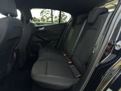 Ford Focus 2020 - 15990 EUR, 97000 km - AUTO.MOTO.pt - 97000km - foto 40 de 42