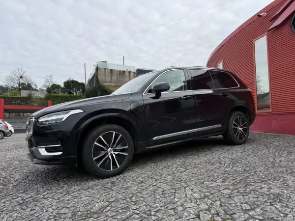 Volvo XC 90 2021 - 44900 EUR, 189000 km - AUTO.MOTO.pt - 189000km - foto 2 de 16