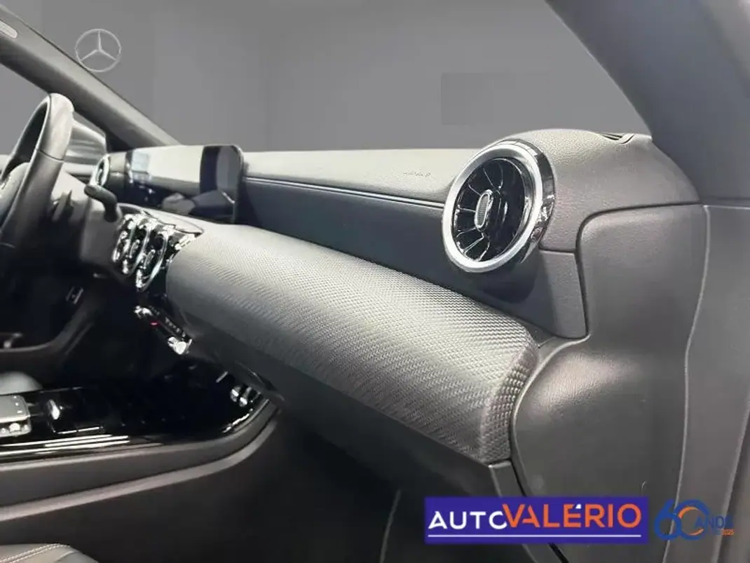 Mercedes-Benz CLA 250 2022 - 29950 EUR, 33558 km - AUTO.MOTO.pt - 33558km - foto 26 de 30